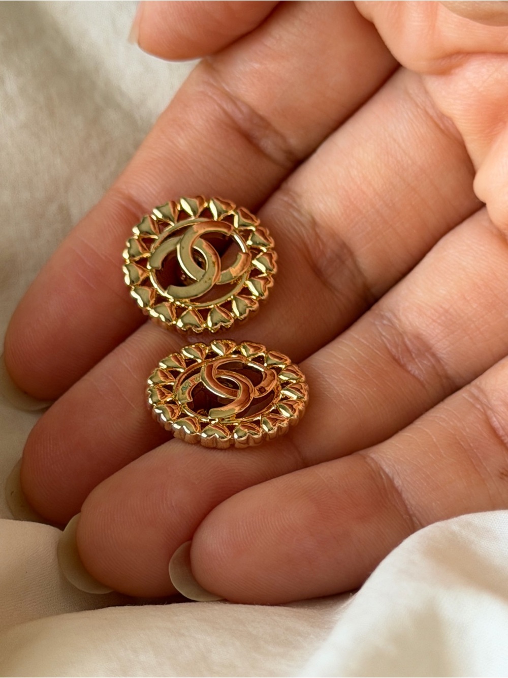 Chanel Hearts Interlocking Circle Earrings - Picture 10 of 13